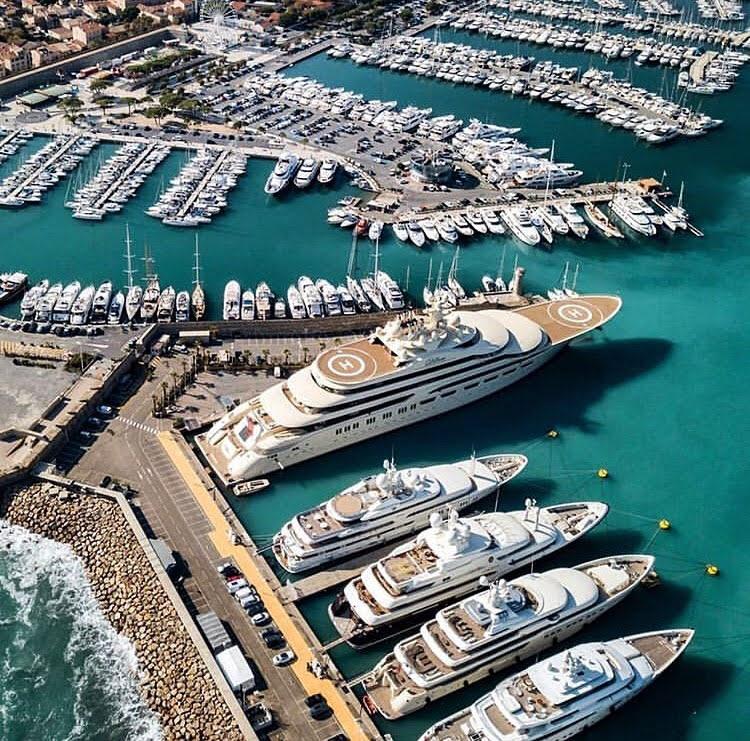 Z Enterprises Group  offers Port Agent Services, Yachting Greece, Villas management, Web Design & Support Services, Invest in Greece, Hotel & Villas Management, Luxury Yachting Greece, Skiathos Hotels, Architect Services